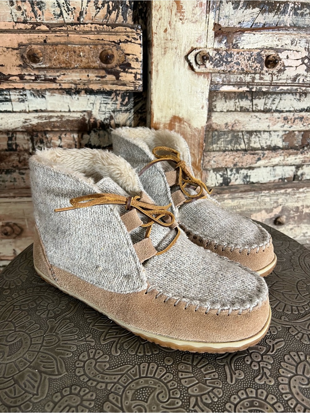 Minnetonka Torrey Faux Fur Lined Leather Wool Moccasin Booties Cozy Tan Gray, 9
